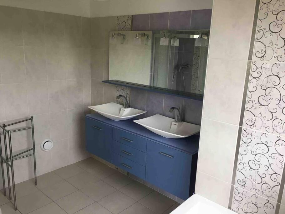 Gite De La Poupardiere, Maison De Campagne En Bordure De Riviere - 2 Nuits Minimum Villa Les Cresnays Exterior foto